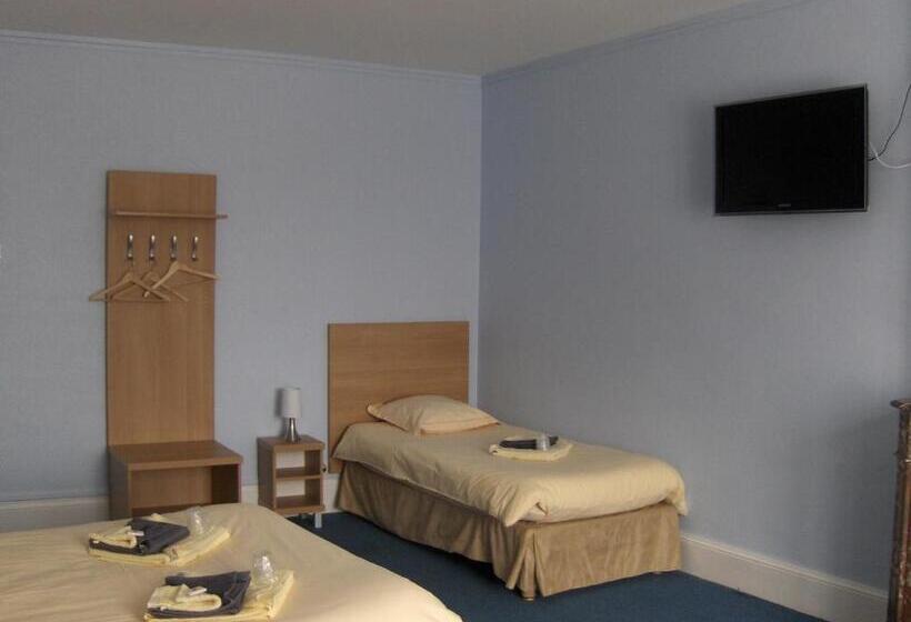 スタンダードトリプルルーム, La Tour De Crecy