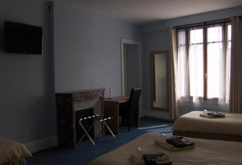 スタンダード4人部屋, La Tour De Crecy