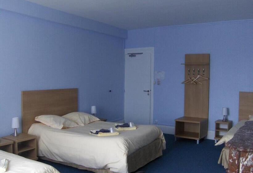 スタンダード4人部屋, La Tour De Crecy