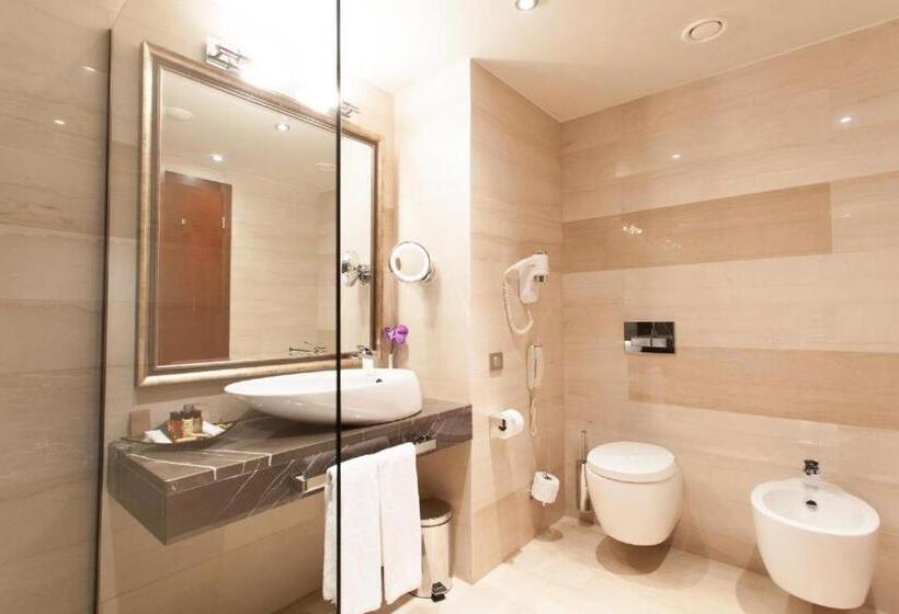 Номер Deluxe с Балконом, Metropolis