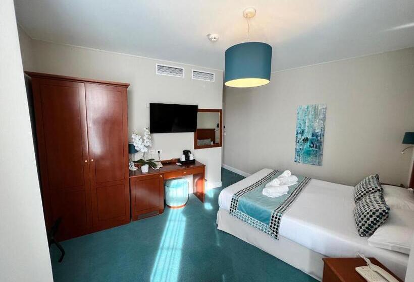 غرفة إقتصادية فردية, Olympia