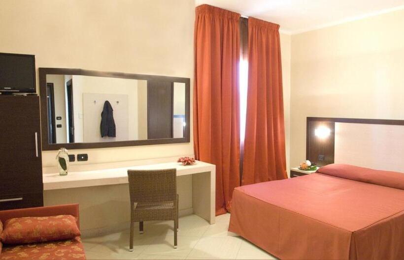 חדר קומפורט לשלושה, Risberg