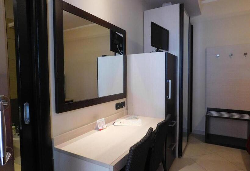 חדר סופריור לארבעה, Risberg