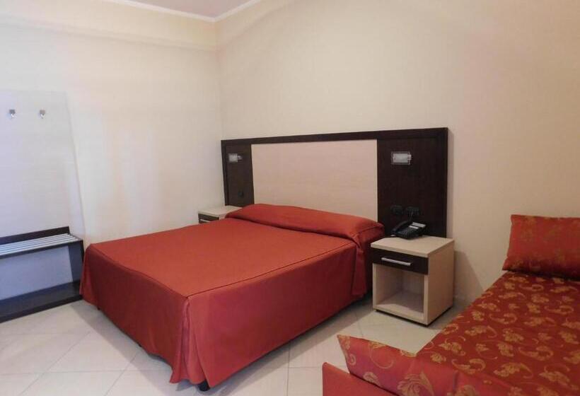 חדר סופריור לארבעה, Risberg