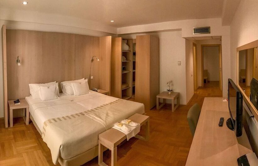 غرفة عائلية, Satu Mare City