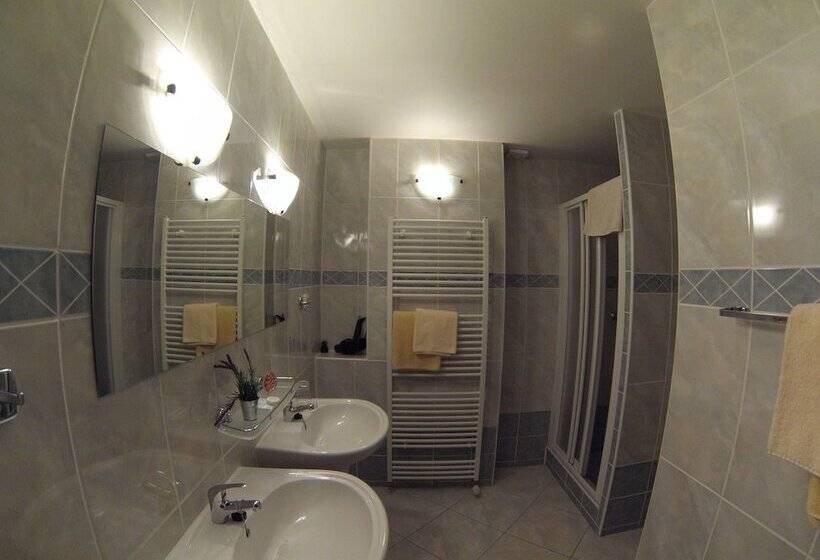 חדר סטנדרט, Atrium