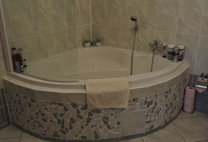 חדר סטנדרט, Atrium