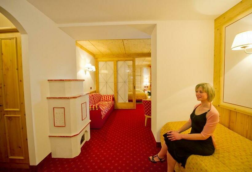 جناح جونيور, Sport Hotel Vittoria