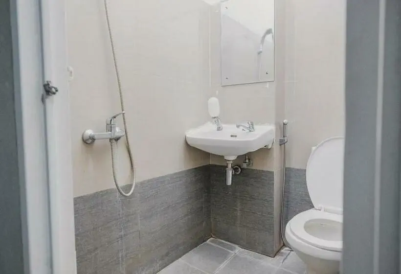 اتاق استاندارد, Reddoorz @ Jalan Hayam Wuruk Lampung 2