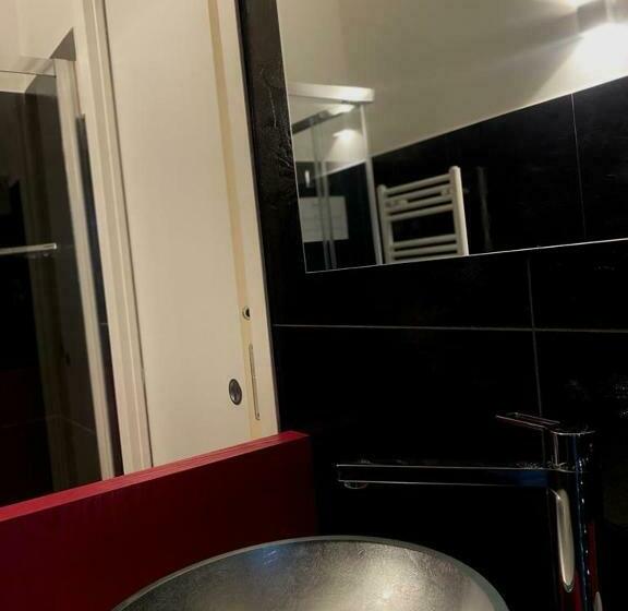 اتاق لوکس با بالکن, Midtown Salerno