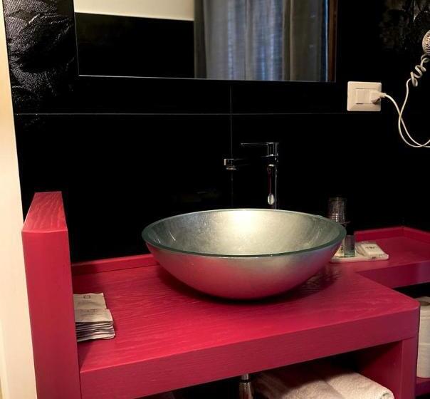 اتاق لوکس با بالکن, Midtown Salerno