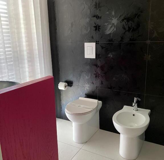 اتاق لوکس با بالکن, Midtown Salerno