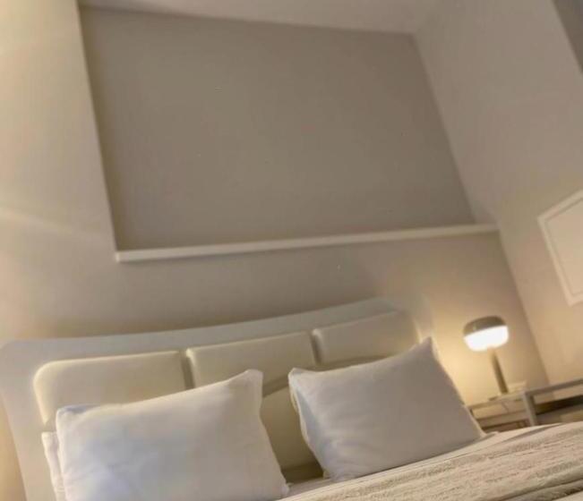 اتاق لوکس, Midtown Salerno