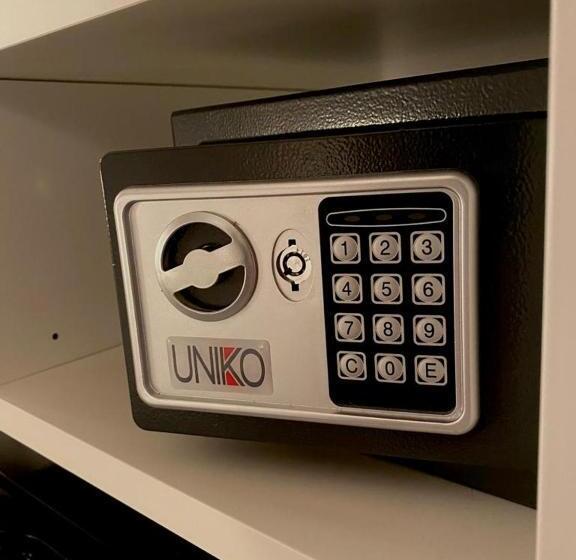 اتاق لوکس, Midtown Salerno