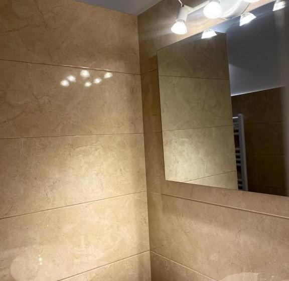 اتاق استاندارد چهار تخته, Midtown Salerno