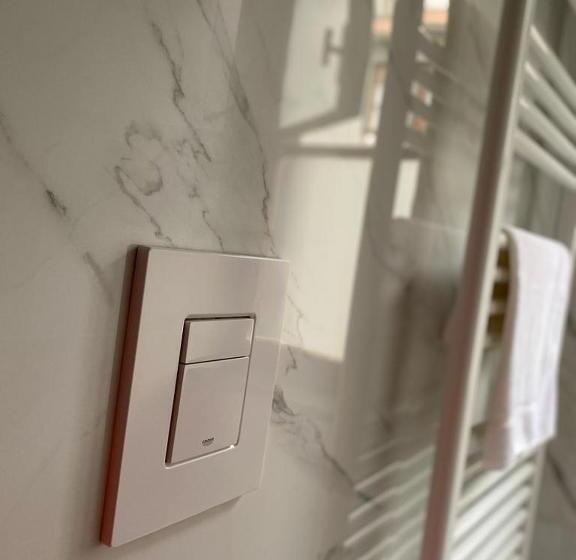 اتاق لوکس, Midtown Salerno