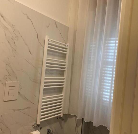 اتاق لوکس, Midtown Salerno