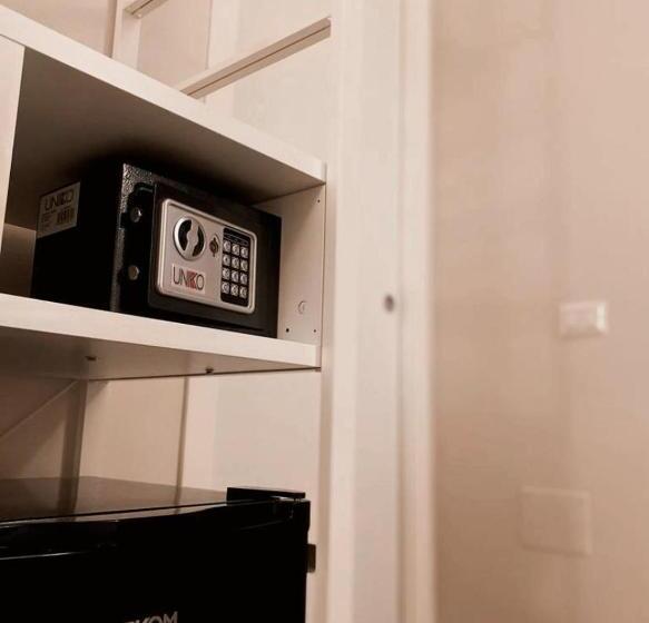 اتاق لوکس با بالکن, Midtown Salerno