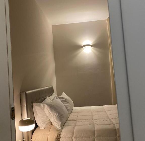 اتاق لوکس با بالکن, Midtown Salerno