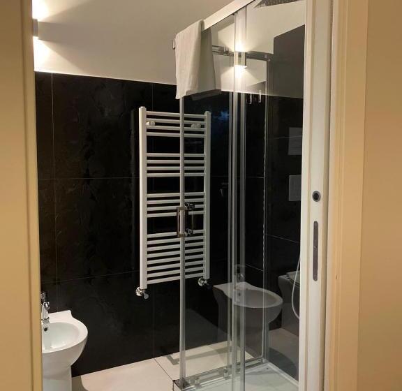 اتاق لوکس با بالکن, Midtown Salerno