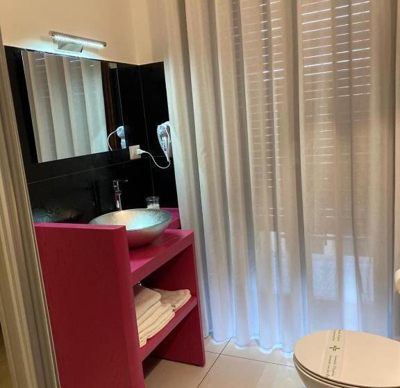 اتاق لوکس با بالکن, Midtown Salerno