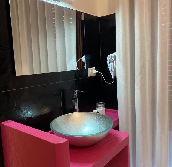 اتاق لوکس با بالکن, Midtown Salerno