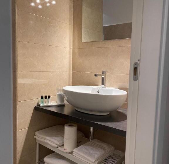 اتاق استاندارد چهار تخته, Midtown Salerno