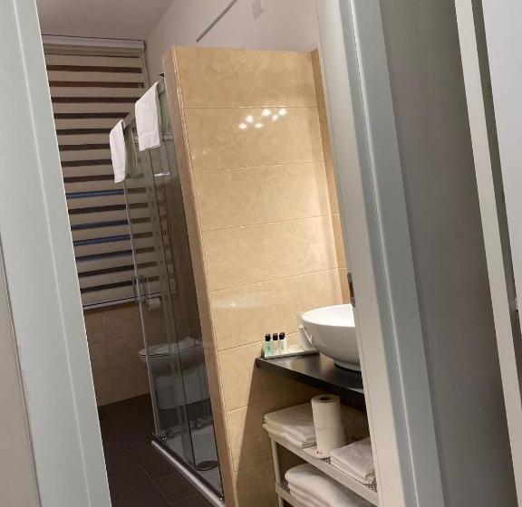 اتاق استاندارد چهار تخته, Midtown Salerno