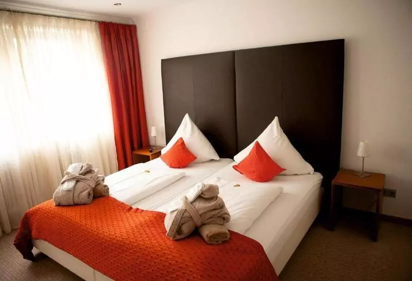スイート, Arens Hotel 327mnn
