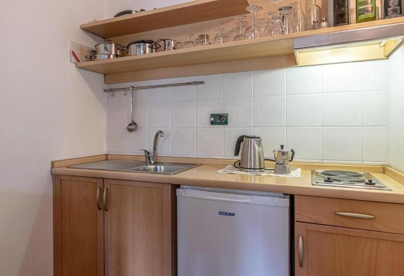 شقة غرفتين, Club Hotel Tenno