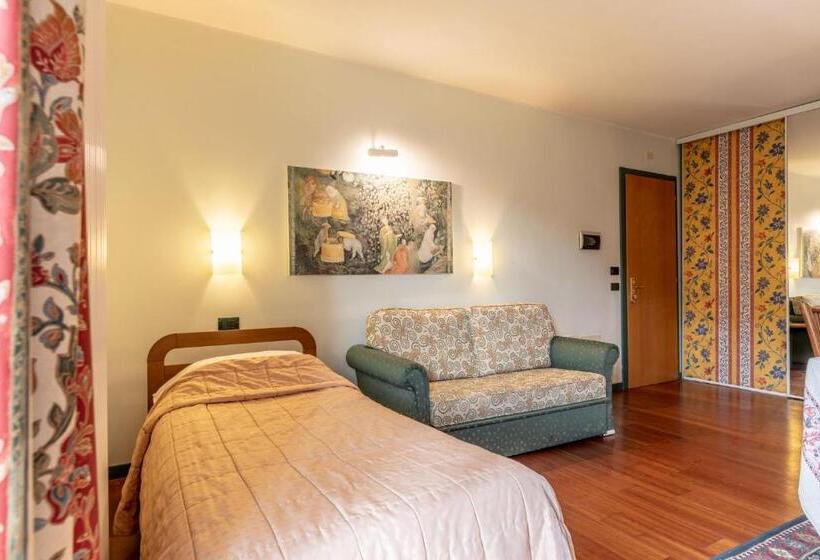 شقة غرفة واحدة, Club Hotel Tenno