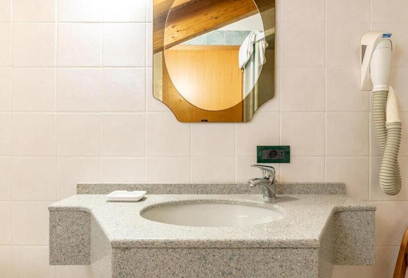 شقة غرفة واحدة, Club Hotel Tenno