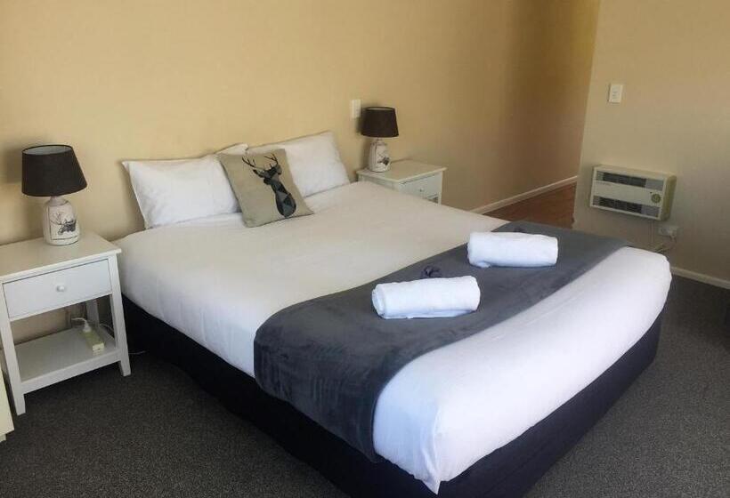 מיטת קינג בסוויטה, Fairway Motel & Apartments