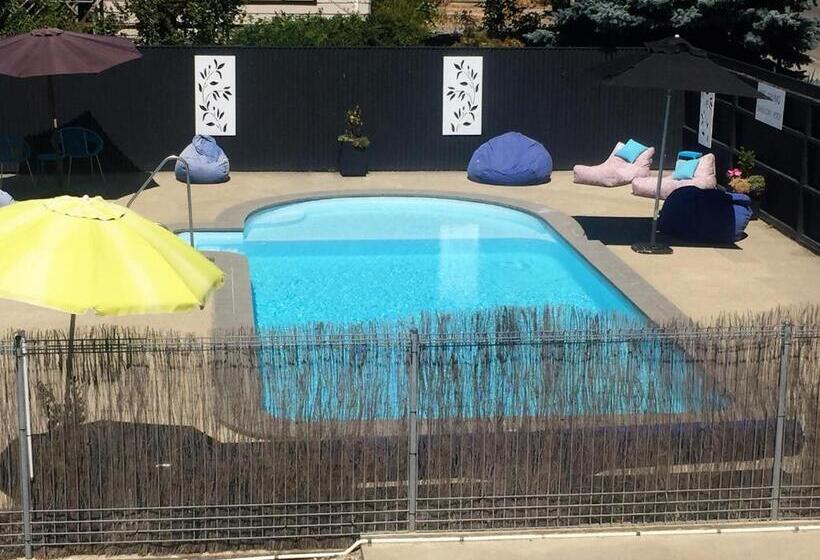 מיטת קינג בסוויטה, Fairway Motel & Apartments