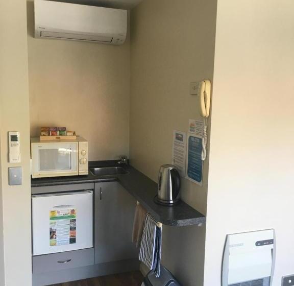 חדר דחוקס עם מיטת קינג, Fairway Motel & Apartments