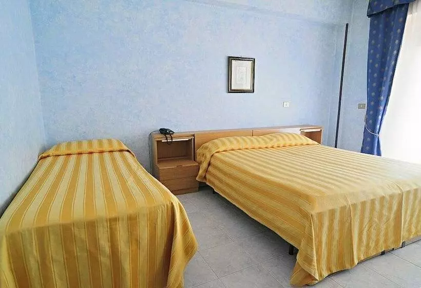 اتاق استاندارد سه نفره, Albergo Paradiso
