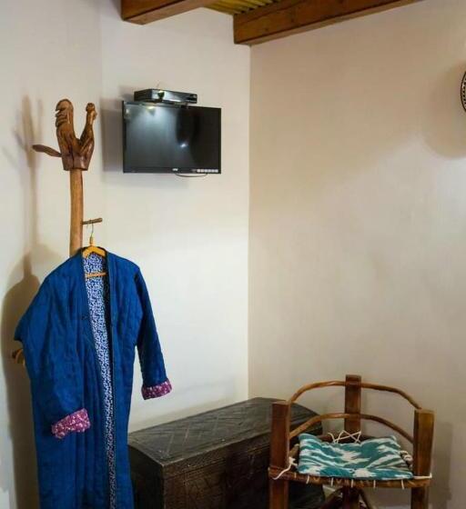 חדר סטנדרט יחיד, Amulet