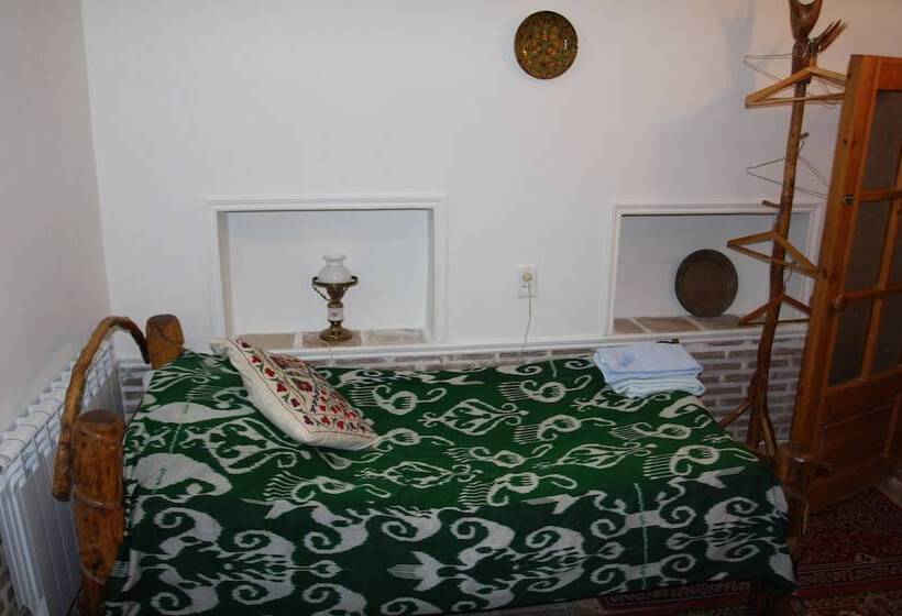 غرفة قياسية ثلاثية, Amulet