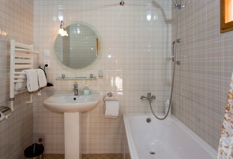 غرفة قياسية, Amulet