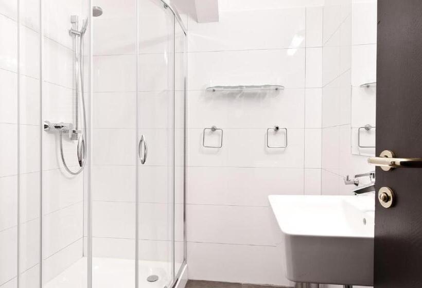 스탠다드 룸, Arcade