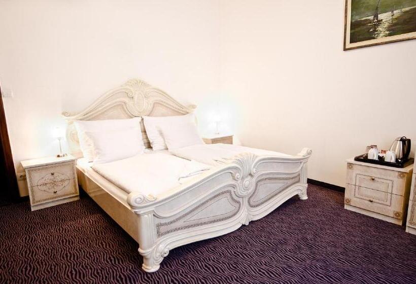 스탠다드 룸, Arcade