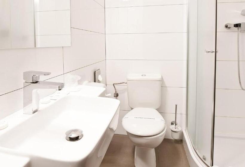 스탠다드 룸, Arcade