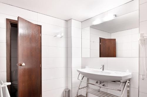 디럭스 룸, Arcade