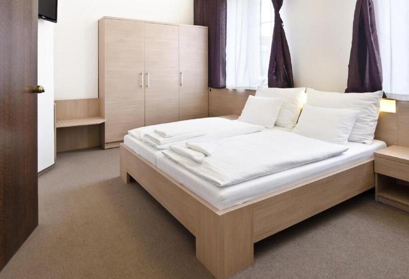 스탠다드 룸, Arcade