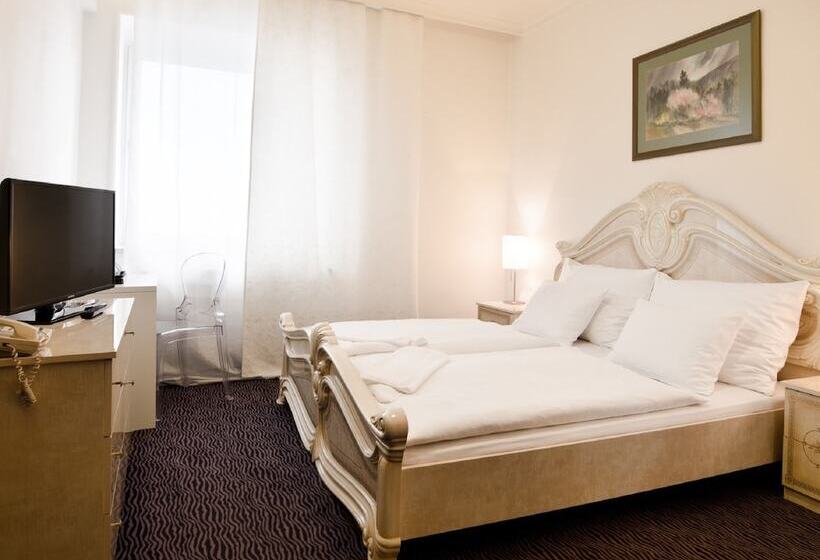 스탠다드 룸, Arcade