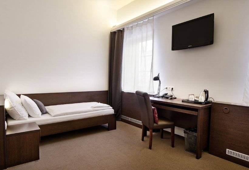 디럭스 룸, Arcade