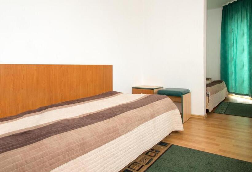 スタンダードトリプルルーム, Beta