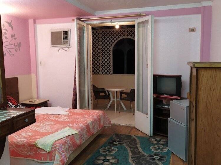 اتاق استاندارد یک نفره, Cairo Moon Hostel