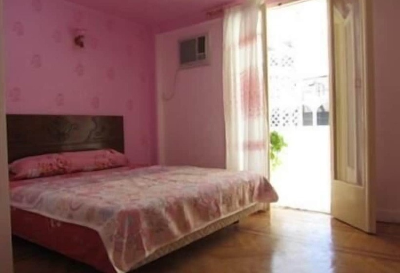 اتاق استاندارد یک نفره, Cairo Moon Hostel