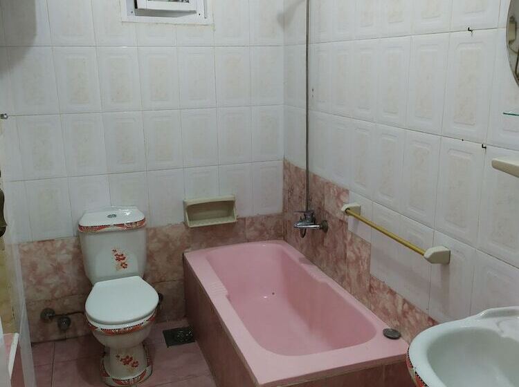 اتاق استاندارد, Cairo Moon Hostel